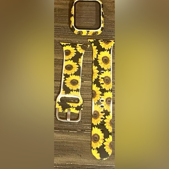 AirPod 2nd Gen case & 2 Apple Watch 38/40/42/45mm - Picture 3 of 4